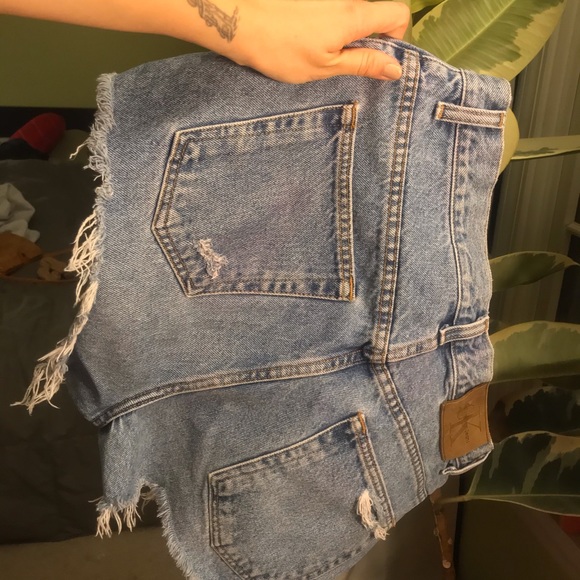 ❌SOLD❌Calvin Klein cutoffs 💸 - Picture 5 of 5